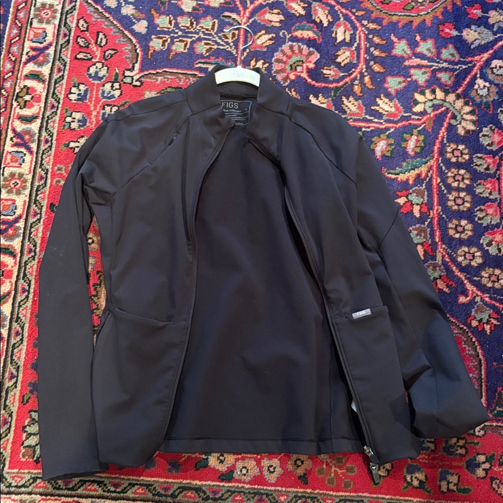 FIGS black jacket size medium